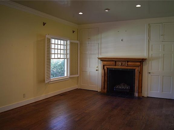 4th image of 3917 Euclid Ave