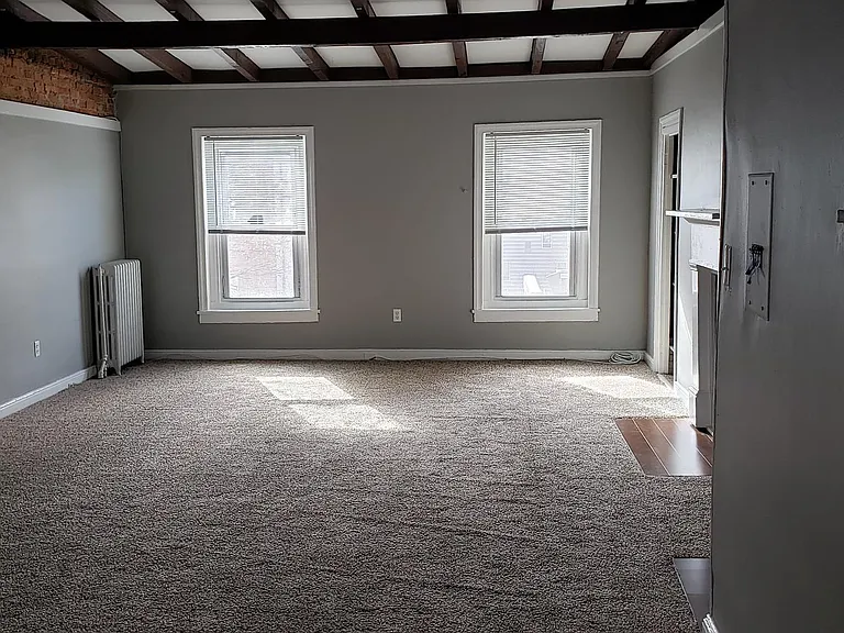 4329 Main St #3 — Photo 2