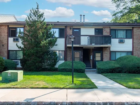 119 Cricket Ln, Woodbridge, NJ 07095