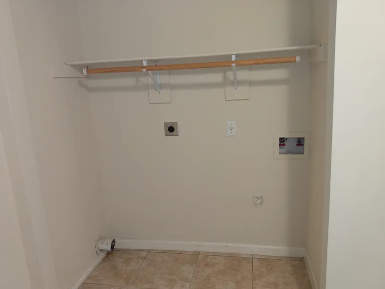 9731 Shive Dr — Photo 10