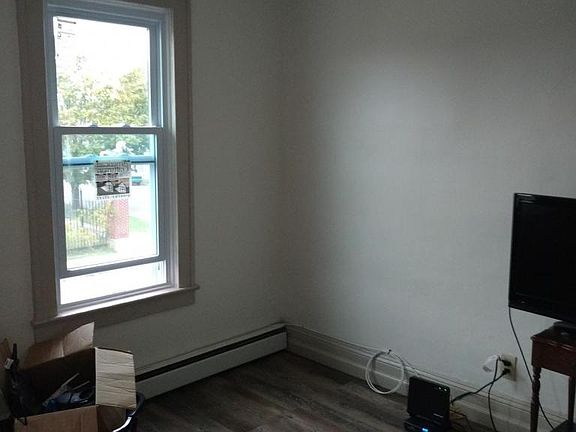 3rd image of 784 Oliver St APT 5