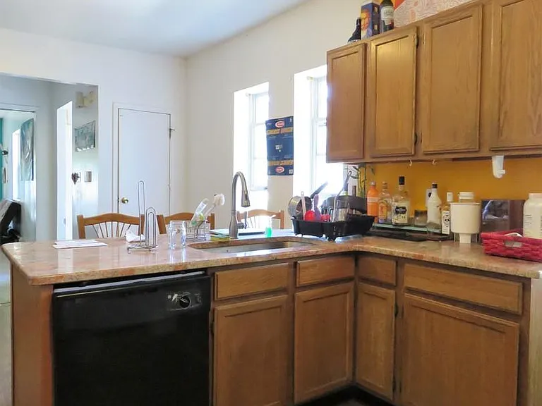 3219 Winter St — Photo 2