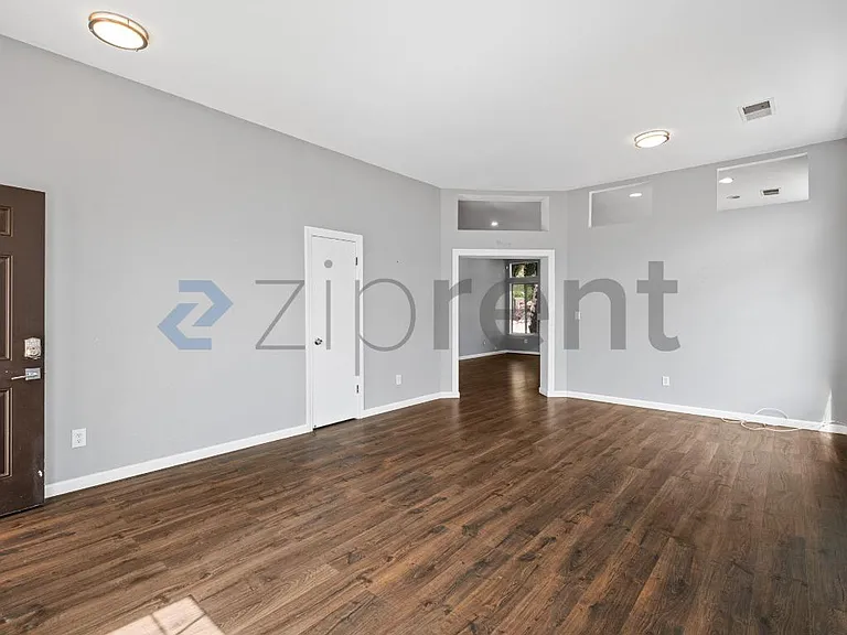 4764 Brookside Cir — Photo 5