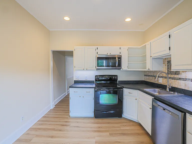1020 W Barre St #A — Photo 11