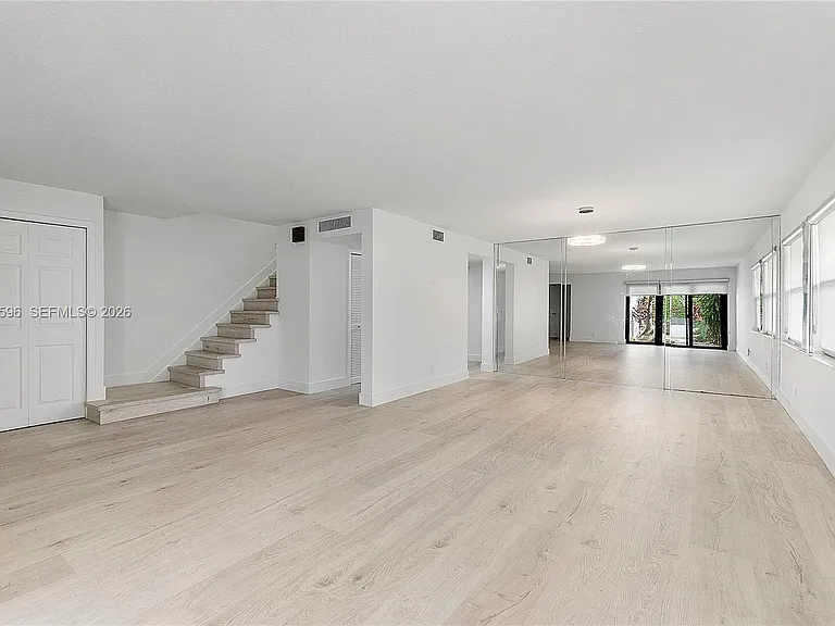 398 Fern Dr #10-6 — Photo 6