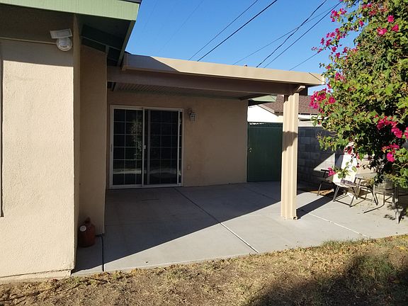 5789 Portsmouth side patio2