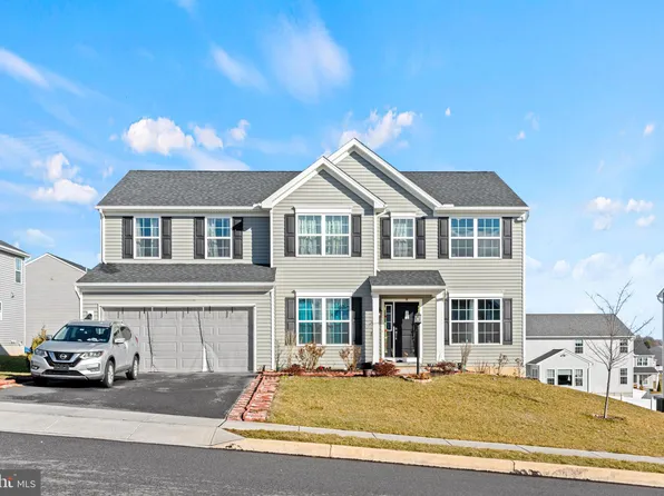 911 Ashfield Dr, Carlisle, PA 17015