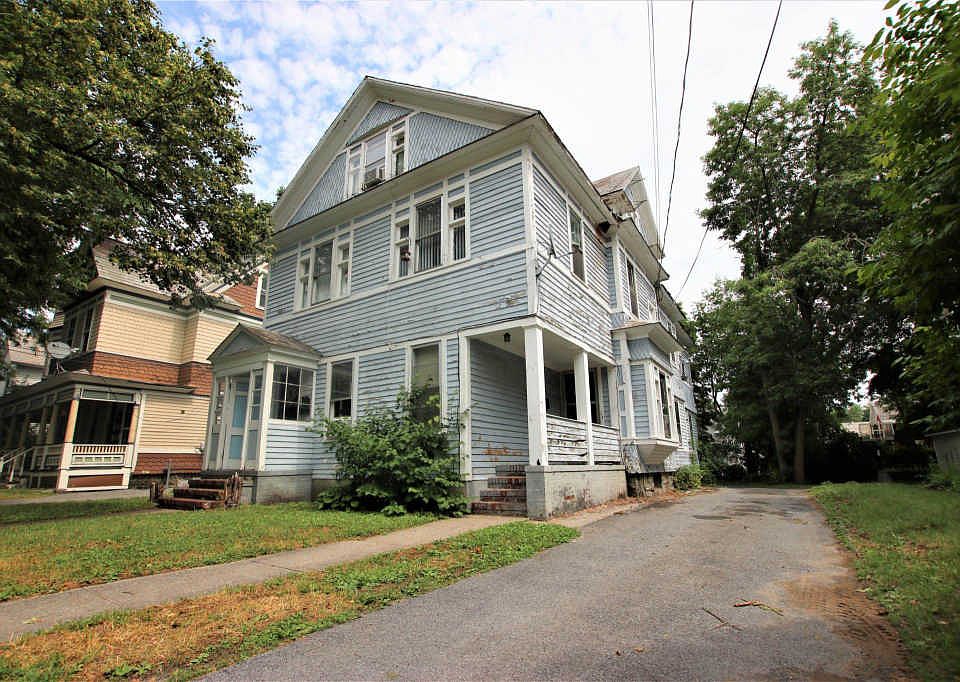 1st image of 22 Grove Ave