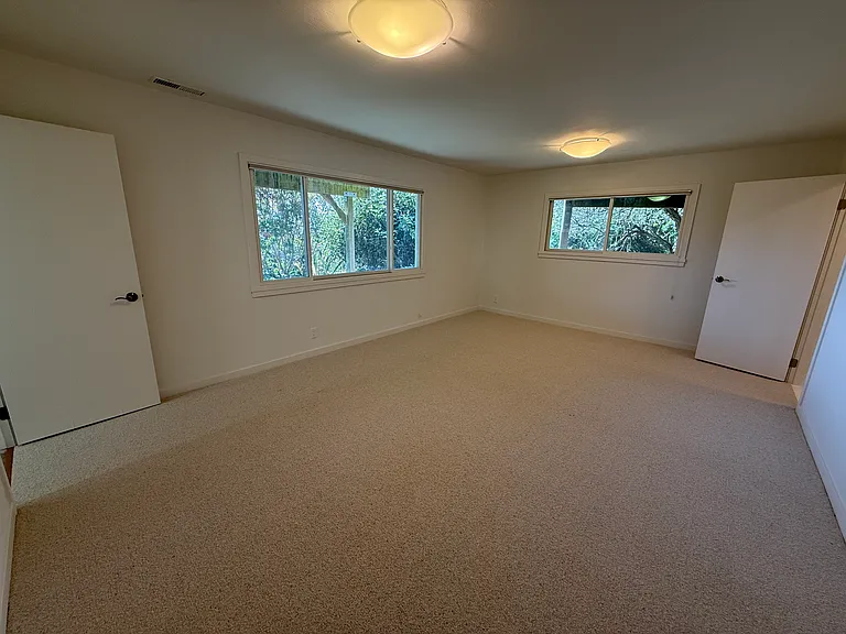 2 Lone Tree Ave — Photo 13