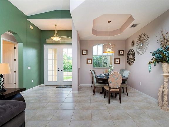 4th image of 24519 SW Kingsway Cir
