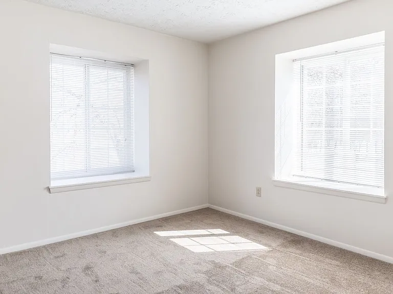 Windsor Gardens Apartments — Photo 62