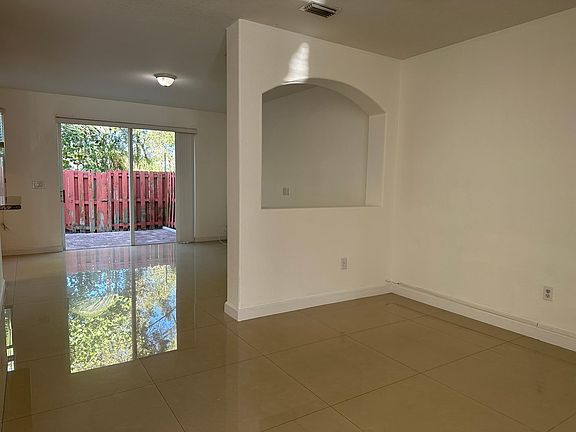 4th image of 7848 NW 116th Pl