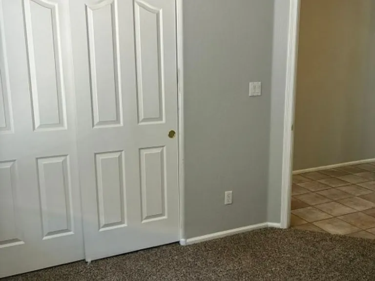 529 E Cantebria Dr — Photo 14