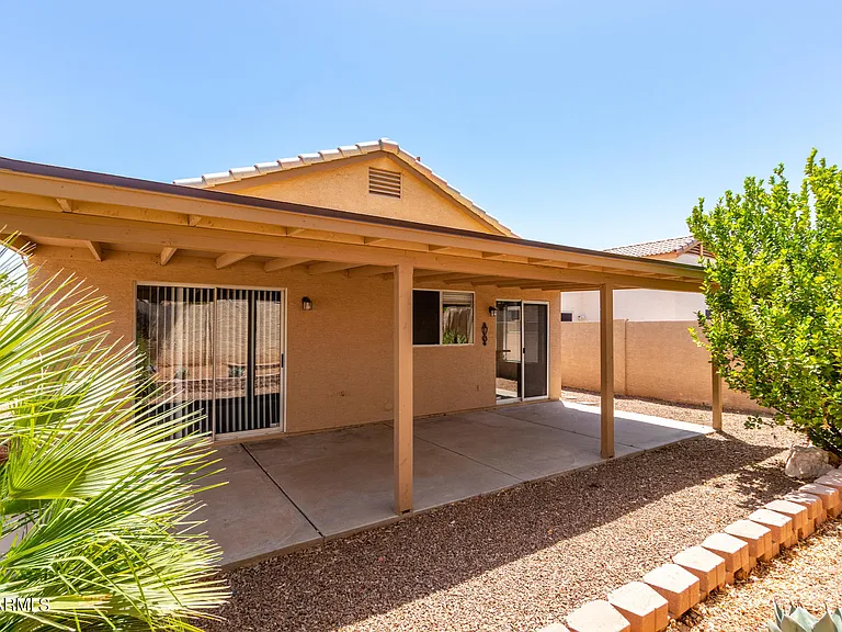 4634 E Grovers Ave — Photo 39