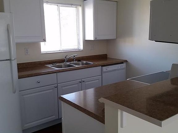 4th image of 2614 Pine Lake Ter Unit D