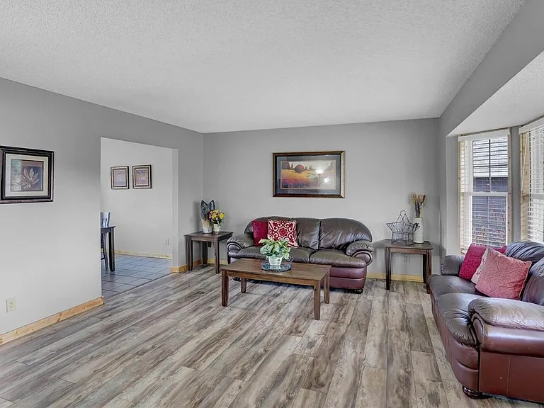 7655 Hickorywood Dr — Photo 5