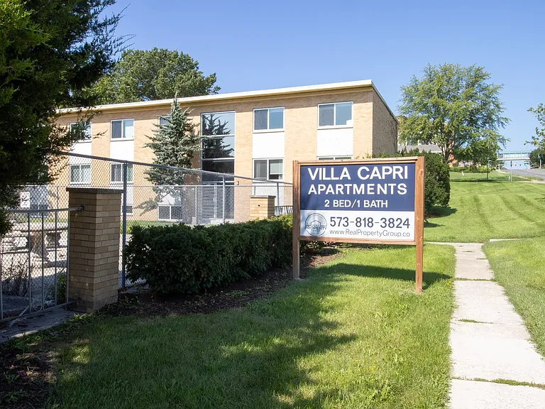 1724 E Broadway — Photo 17