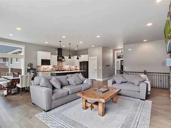 3rd image of 11910 N Osprey Ln