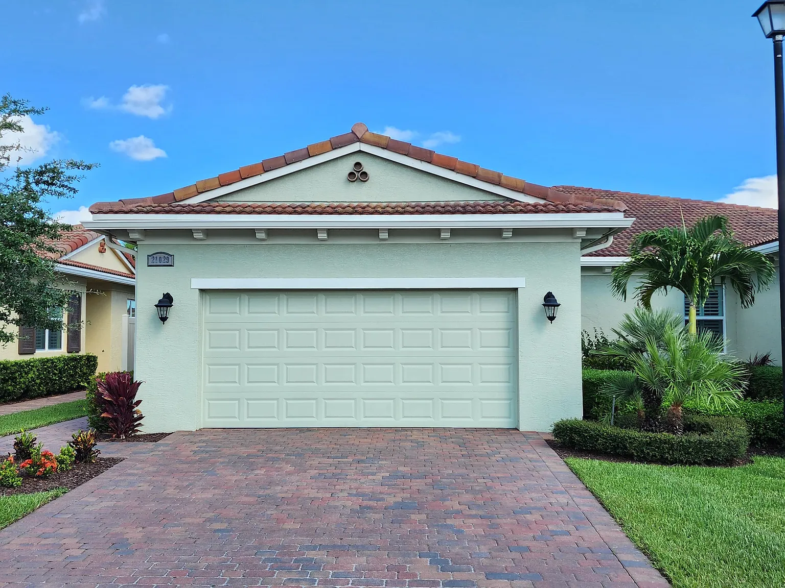 2 bed, 2.0 bath, 1620 sqft, $2,800 — Photo 1