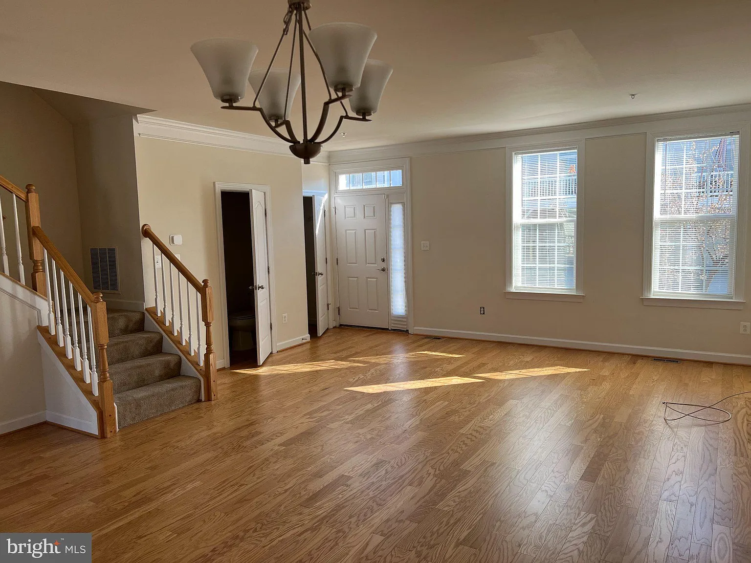 4 bed, 3.5 bath, 2660 sqft, $3,600 — Photo 3