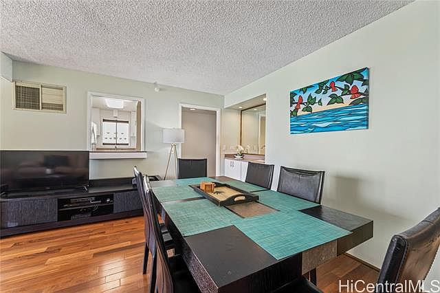 1st image of 2470 Kalakaua Ave #Penthouse 3801