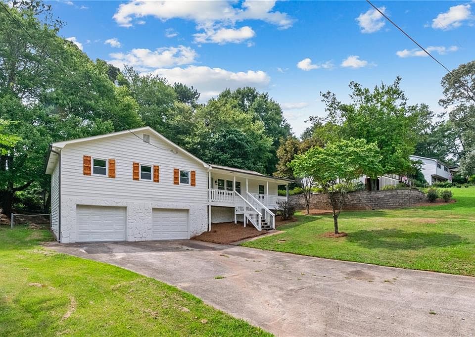 1st image of 582 Rivercrest Dr