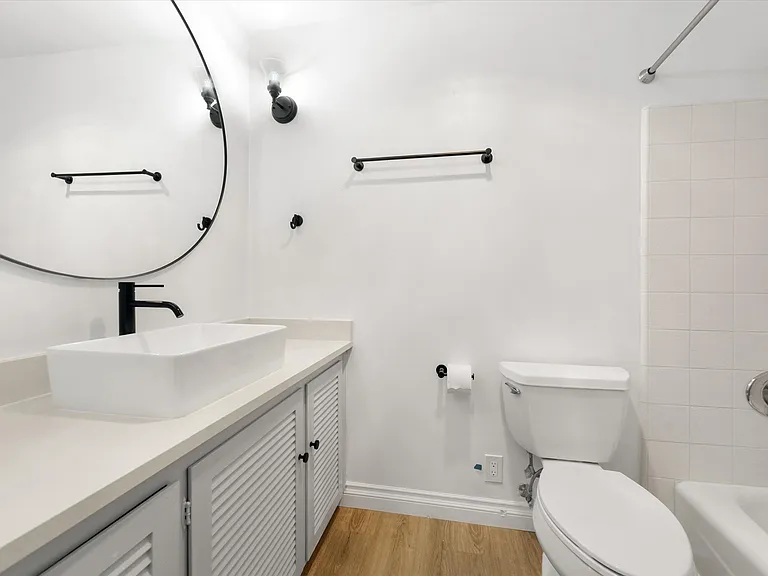 375 E 36th St #6 — Photo 28