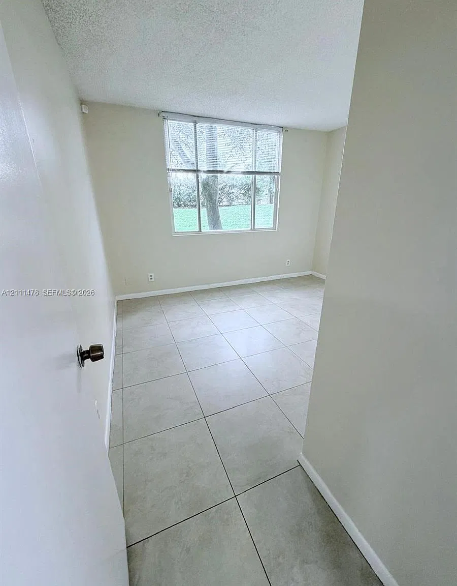 Coco Parc Condo — Photo 2