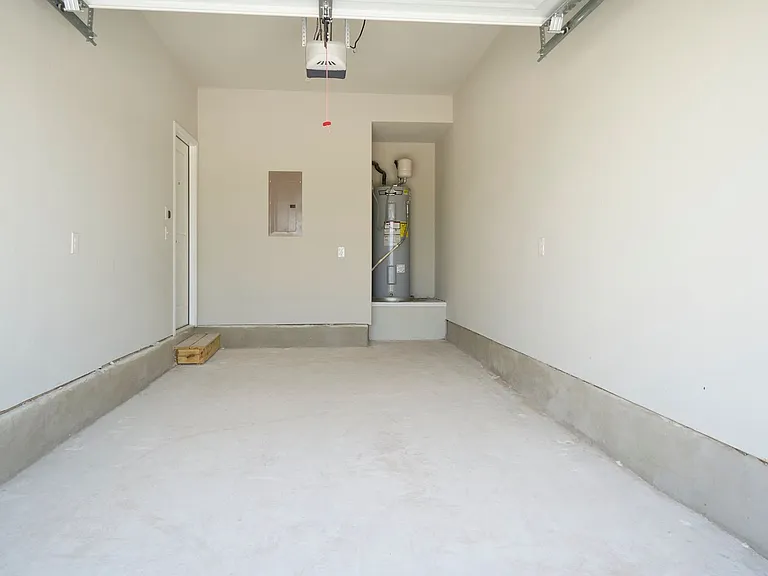 486 Abigail Aly — Photo 24