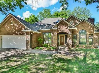 735 Kingsgate Rd, Yukon, OK 73099