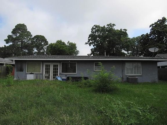 3rd image of 165 Carroll St