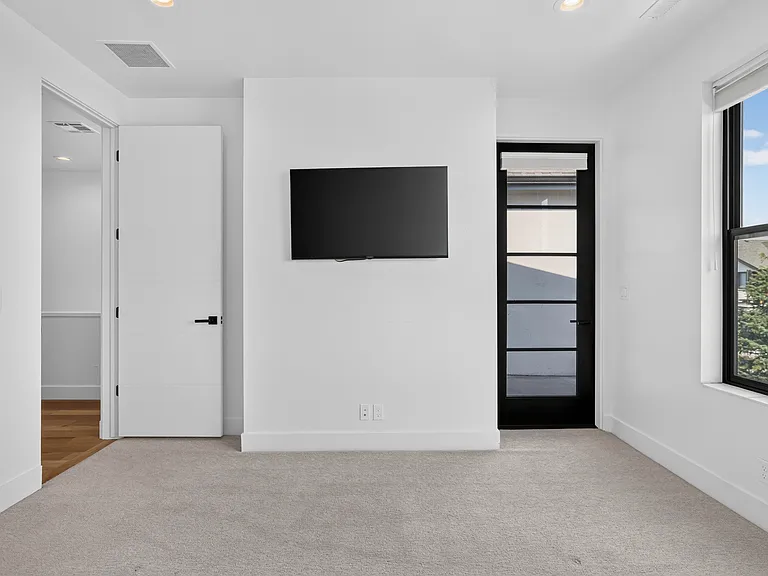 2100 E Island Cove Ln — Photo 15