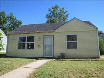 1st image of 2817 S 48th St
