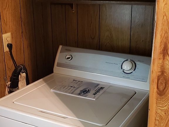 2nd image of 601 Thorne St