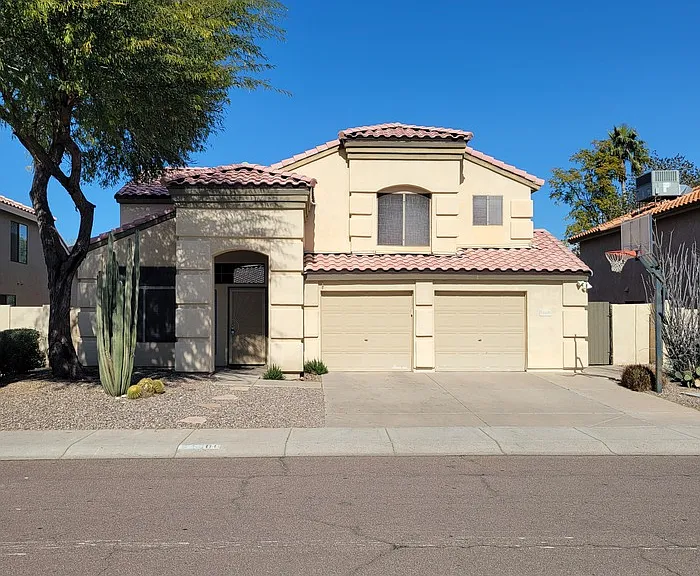 4606 E Meadow Dr — Photo 1