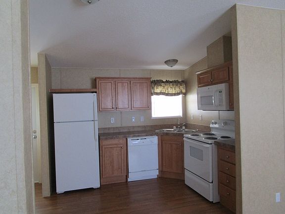 3rd image of 124 Crossways Dr