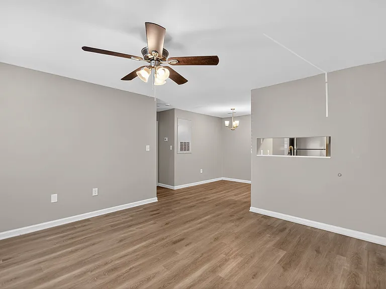Nevin Place Apartments — Photo 31