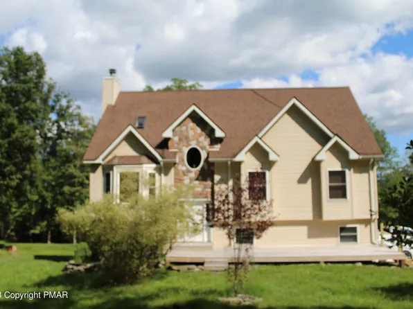 186 Twilight Dr, Cresco, PA 18326