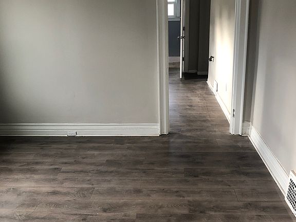 3rd image of 204 Geary St #1