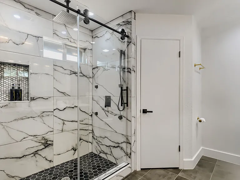 9403 Mystic Oaks Trl — Photo 22