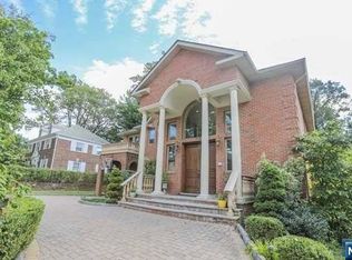 76 Euclid Rd, Fort Lee, NJ 07024