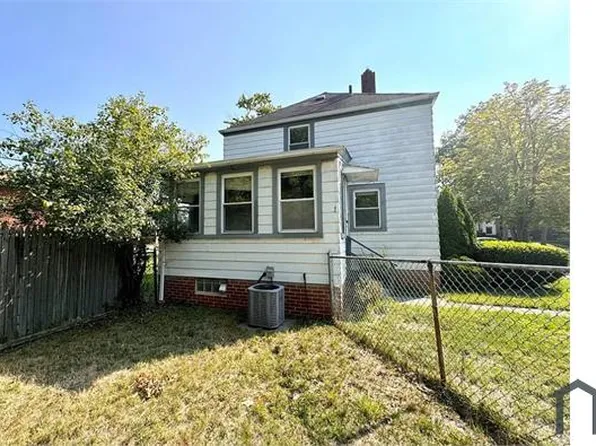 824 E 236th St, Euclid, OH 44123