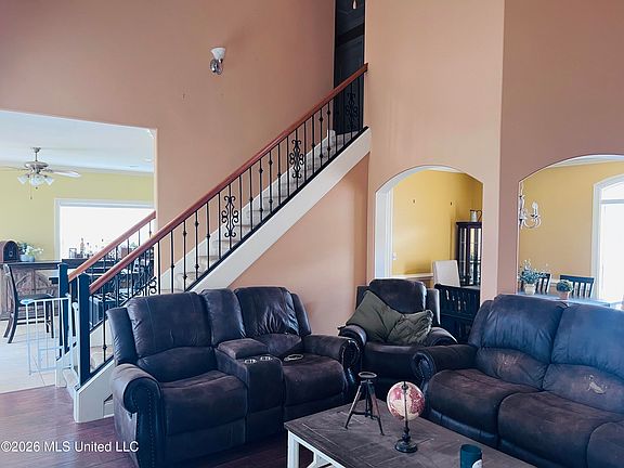 4th image of 3744 Kenton Dr