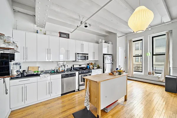 Rented by Corcoran | media 23