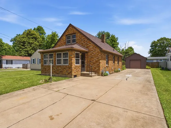 2202 44th St, Moline, IL 61265
