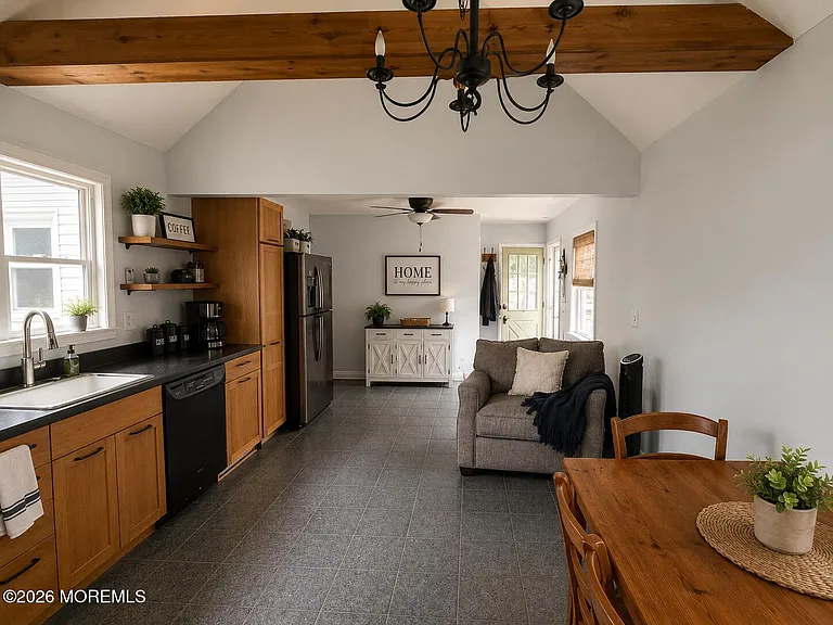 100 Luppatatong Ave — Photo 10