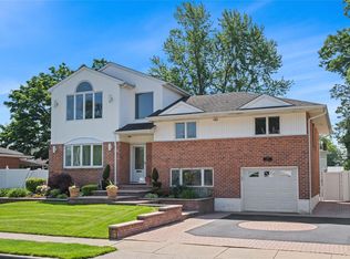 128 Seaman Rd, Jericho, NY 11753