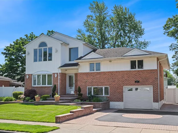 128 Seaman Road, Jericho, NY 11753