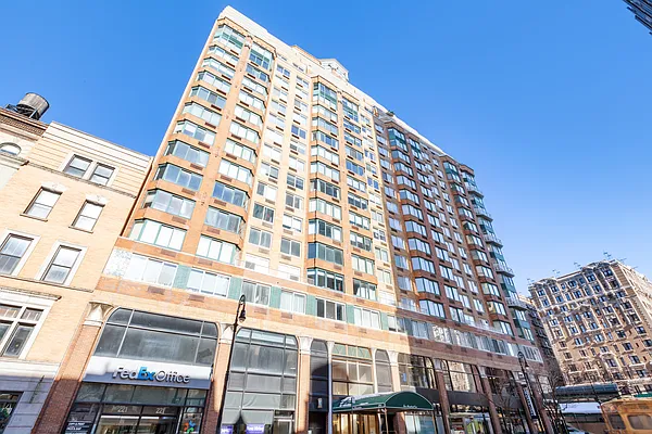 Rented by Douglas Elliman | media 24