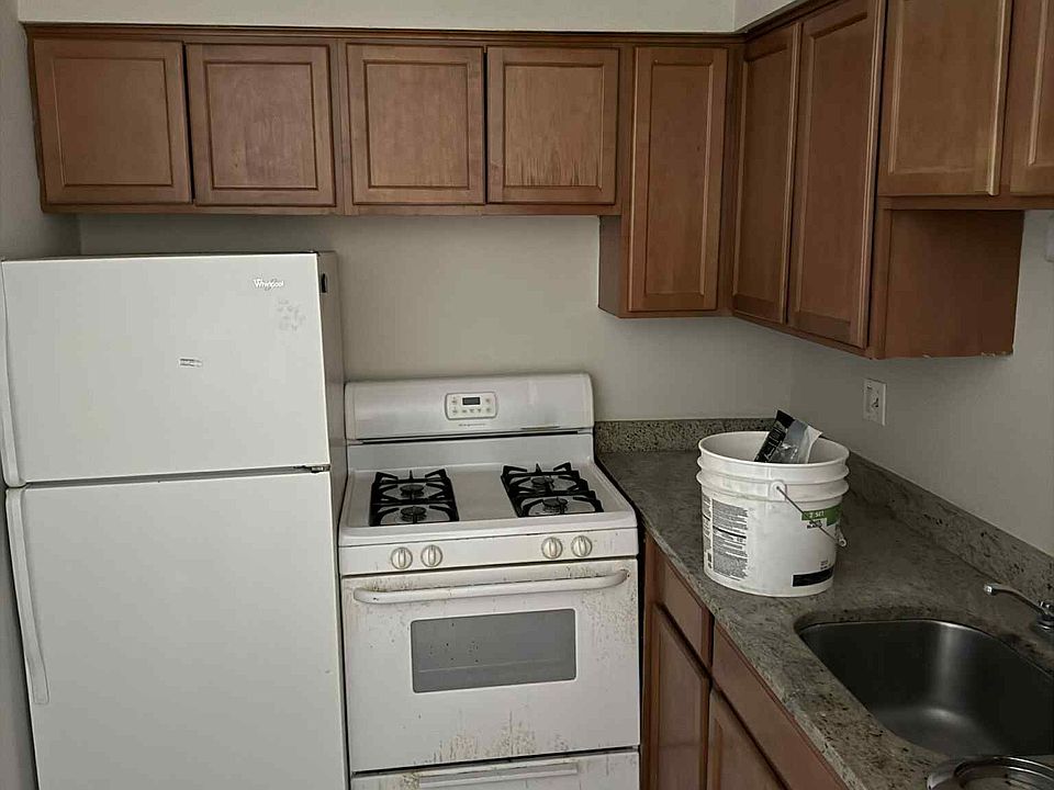 1st image of 5917 N Kenmore Ave APT 429